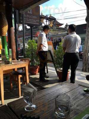 Desamuda On The Street (dots)