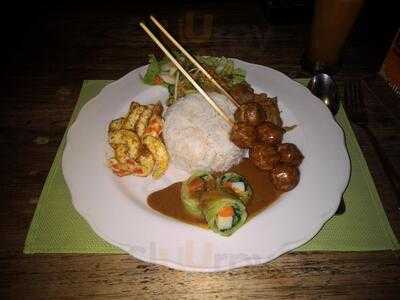 Desamuda On The Street (dots)