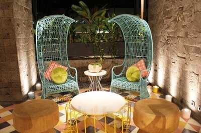 Kakatua Tropic Lounge