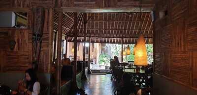 Warung Taman Bambu