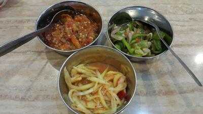 Rumah Makan Khas Sulawesi