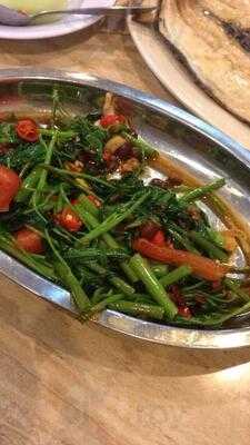 Rumah Makan Khas Sulawesi