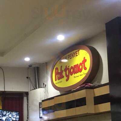 Ayam Penyet Pak Tjomot Boulevard