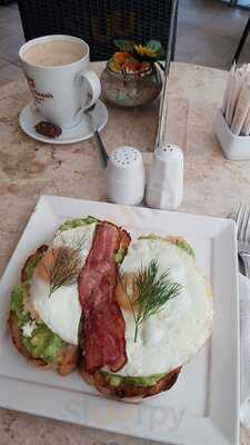 Gloria Jeans Coffees Kartika Plaza