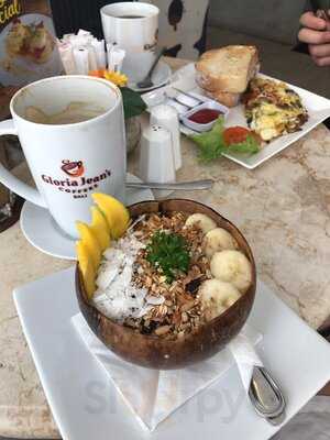 Gloria Jeans Coffees Kartika Plaza