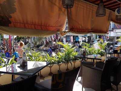 Pulu Bar And Restaurant