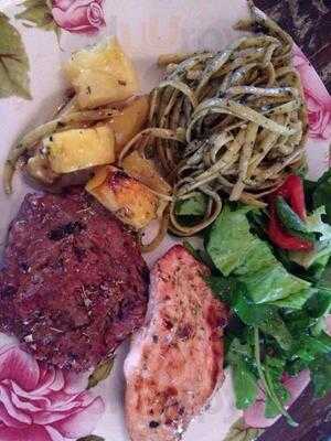 Pavezzo Tropical Bistro