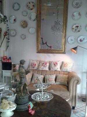 Pavezzo Tropical Bistro