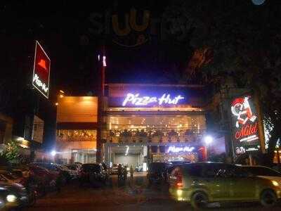 Pizza Hut Sam Ratulangi