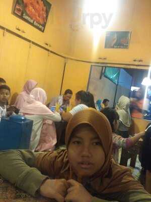 Cowek Ireng Resto