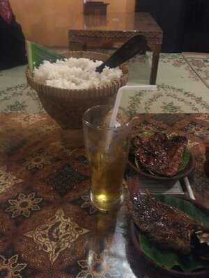Cowek Ireng Resto