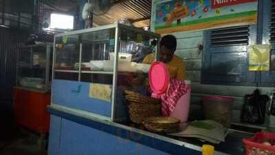 Nasi Pecel (pincuk) Khas Madiun Pak Kumis