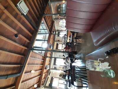 Spiegel Bar & Bistro