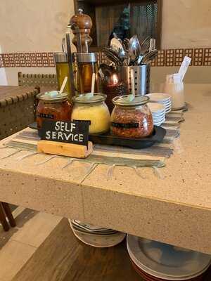 Spiegel Bar & Bistro