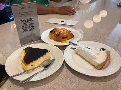 Spiegel Bar & Bistro