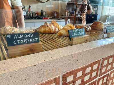 Spiegel Bar & Bistro