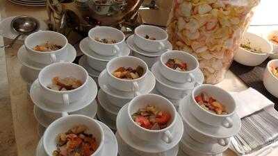 Splash Bar, The Grove Suites