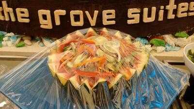 Splash Bar, The Grove Suites