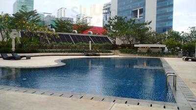 Splash Bar, The Grove Suites