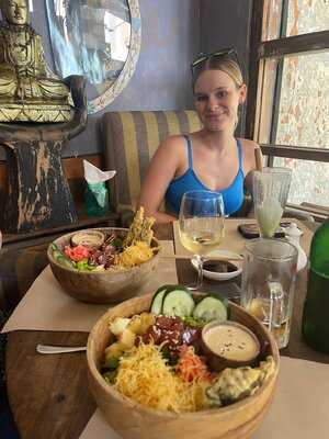 Happy Banana Komodo, Labuan Bajo - Jl. Soekarno Hatta - Menu and Prices