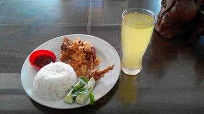 Keraton Ayam Dan Bebek Kremes