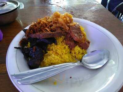 Nasi Kuning Riburane