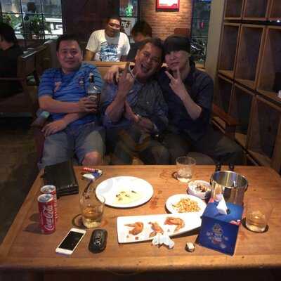 District Bar & Resto