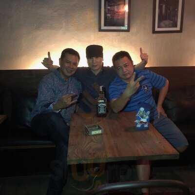 District Bar & Resto