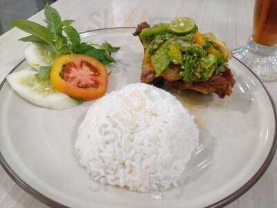 Huk Garden Family Resto