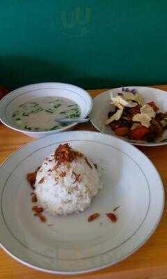 Soto Jakarta Pak H Yus