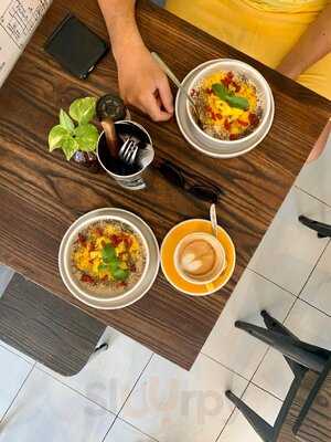 Machinery Coffee & Eatery