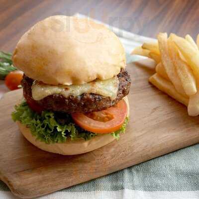 Meat Me Cafe & Butchery