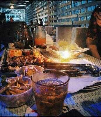 Decobar Grill & Chill