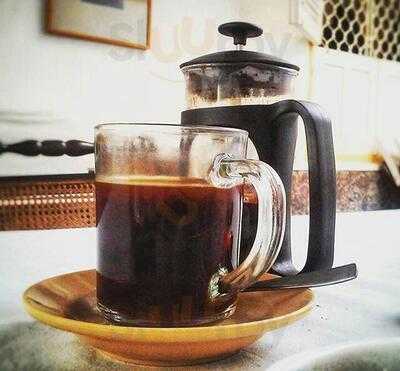 Melting Pot Eatery & Coffee