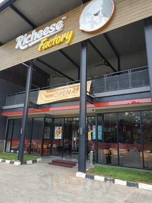 Richeese Factory