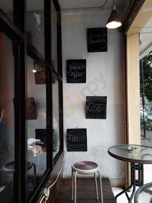 Cokotetra - Drinks & Library