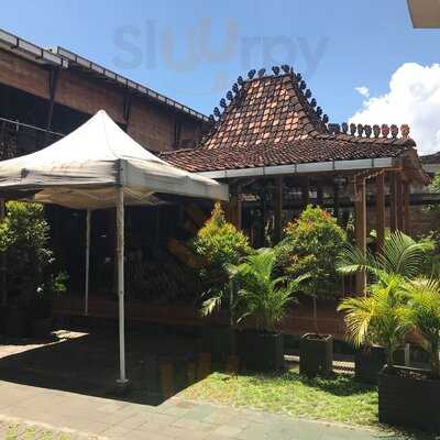 Oemah Djowo Classic Restaurant