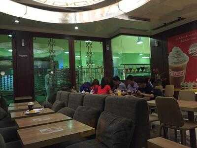 Dunkin' Donuts Bandengan