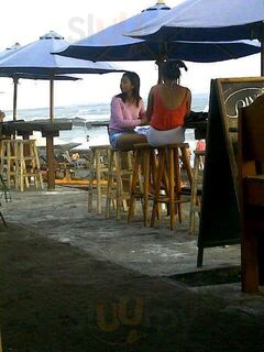 Aksata Beach Resto And Bar