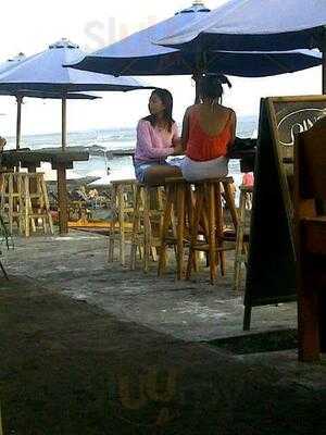 Aksata Beach Resto And Bar