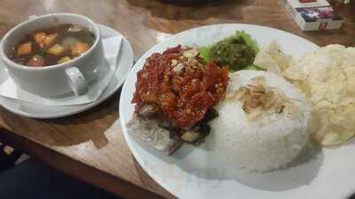 Lawangwangi Art Lounge Bandung