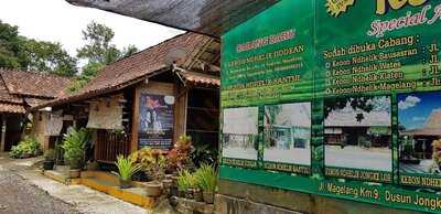 Warung Makan Kebon Ndhelik