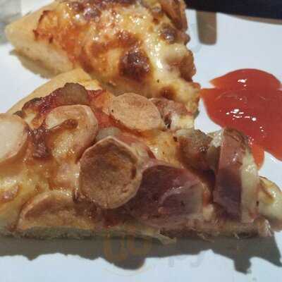 Pizza Hut Bali Mercure