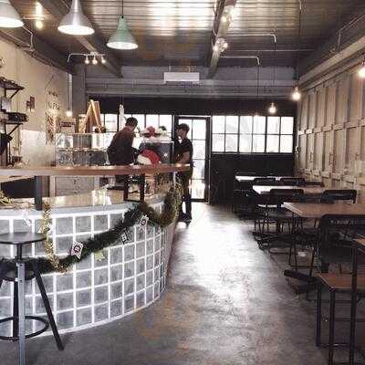 Old Ben's Garage & Coffee