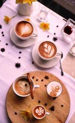 Ruang Tengah Café & Restaurant