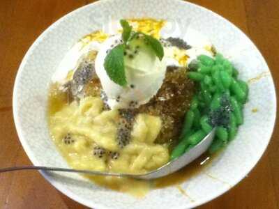 Madam Rich Central Park