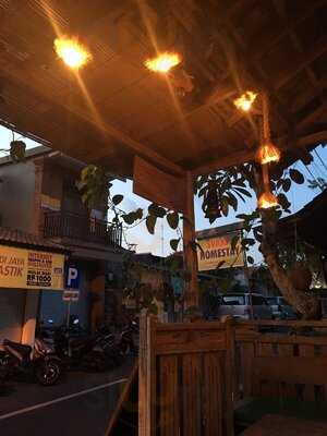 Sandat Bali Warung