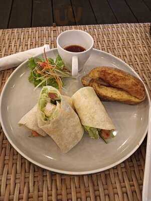 The Deck Restaurant & Bar