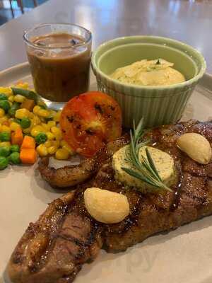 Justus Steak House Paris Van Java