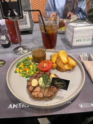 Justus Steak House Paris Van Java